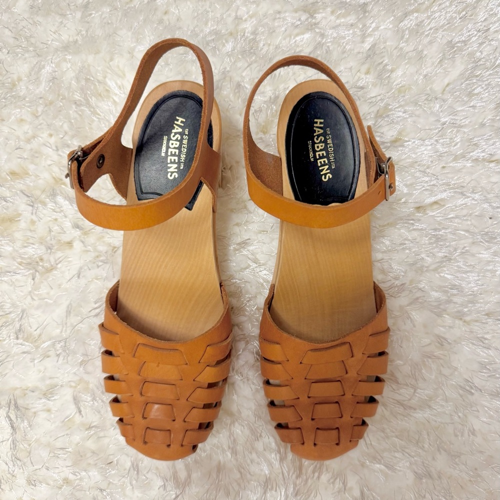 Swedish Hasbeens basket weave clogs NWT 37